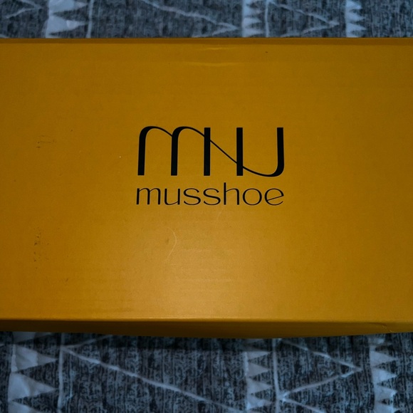 Musshoe Silver Slip on Backless Dress Shoe - NWT 6.5 - Picture 4 of 7
